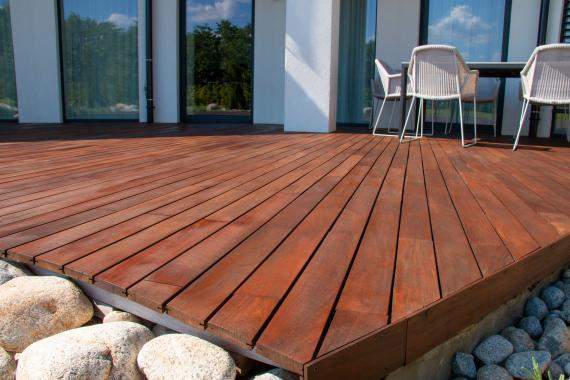 <p>Terrasse en bois, Montargis</p>
